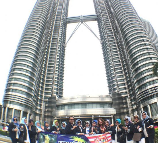 Paket Tour Malaysia Group